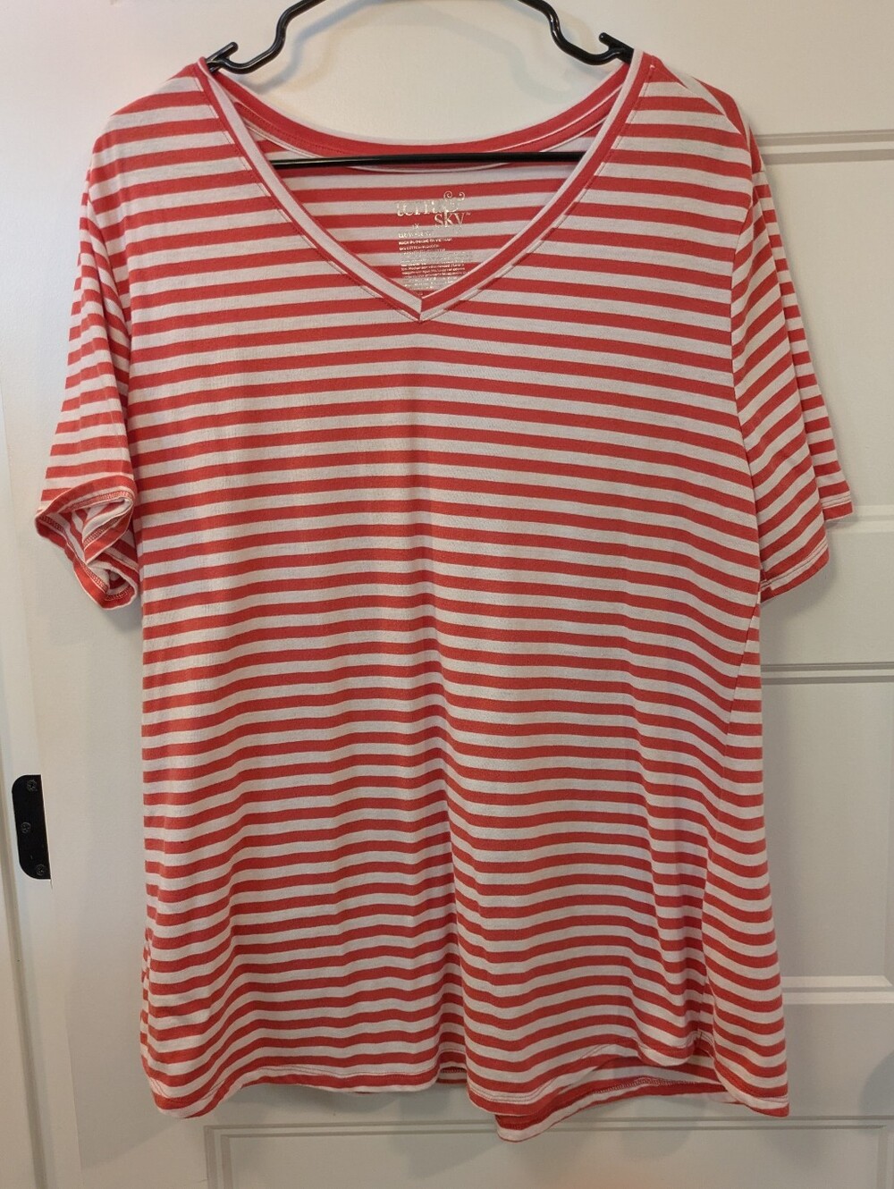 🔴 3/$15  Terra & Sky Coral and White Striped Tee